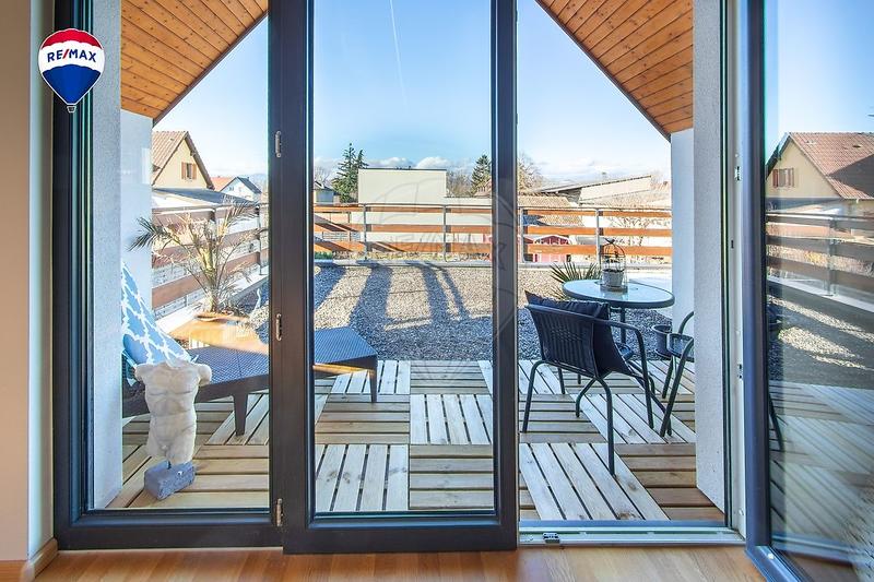 Propriété - 256 m² - 7 pièces