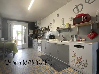 Maison - 260 m² - 9 pièces