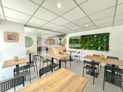 Local commercial - 109 m² - 6 pièces