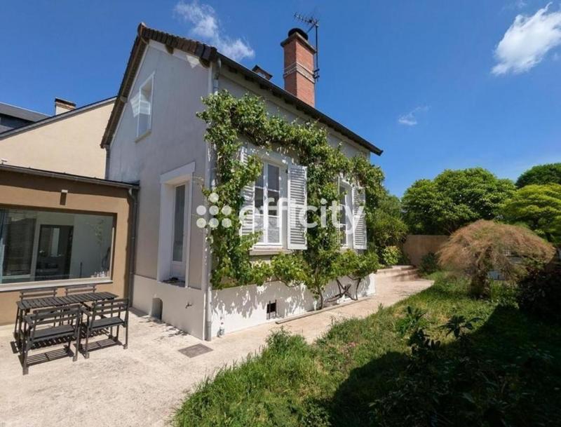 Maison - 151 m² - 6 pièces