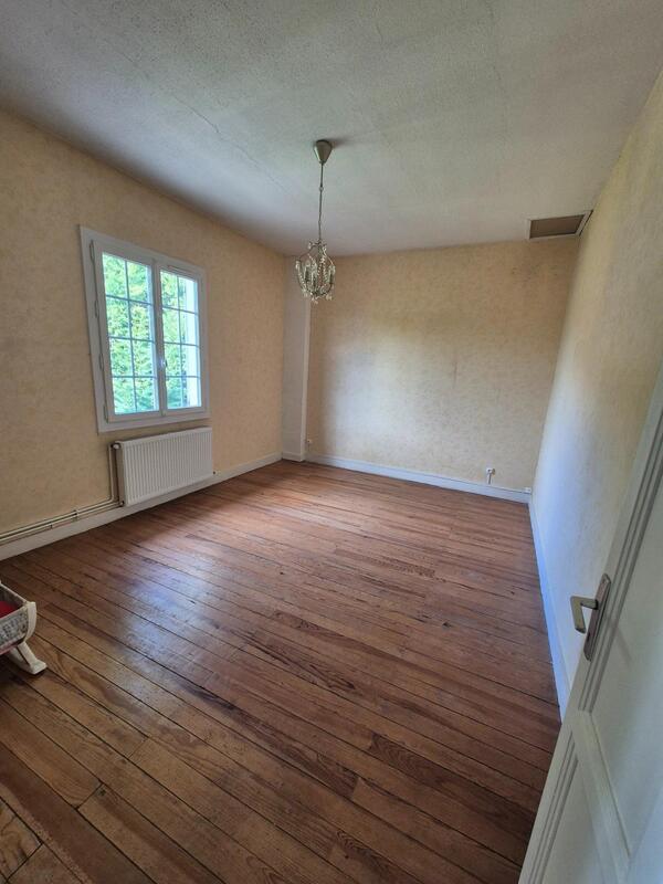 Maison - 210 m² - 7 pièces