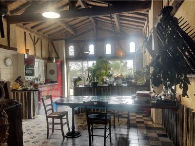 Maison - 250 m² - 9 pièces