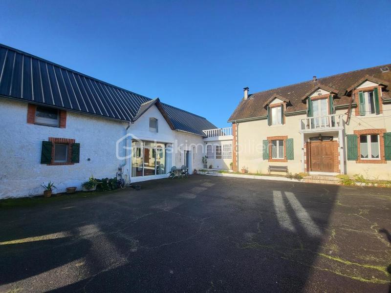 Corps de ferme - 381 m² - 14 pièces