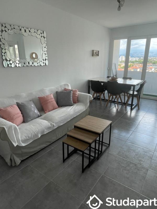 Chambre - 9 m² - 1 pièce