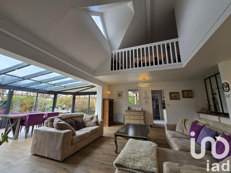 Maison - 219 m² - 8 pièces