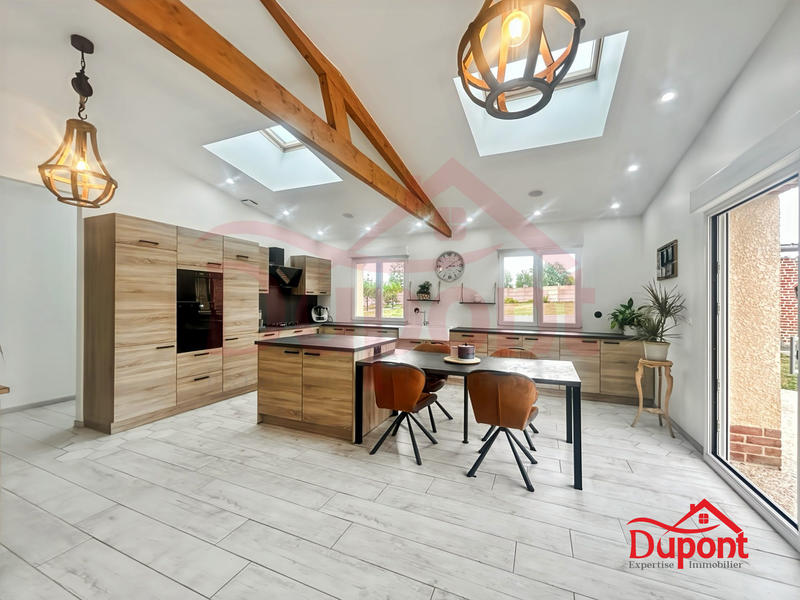 Maison - 245 m² - 10 pièces