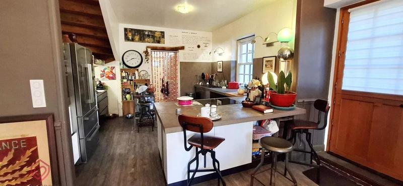 Maison - 252 m² - 11 pièces