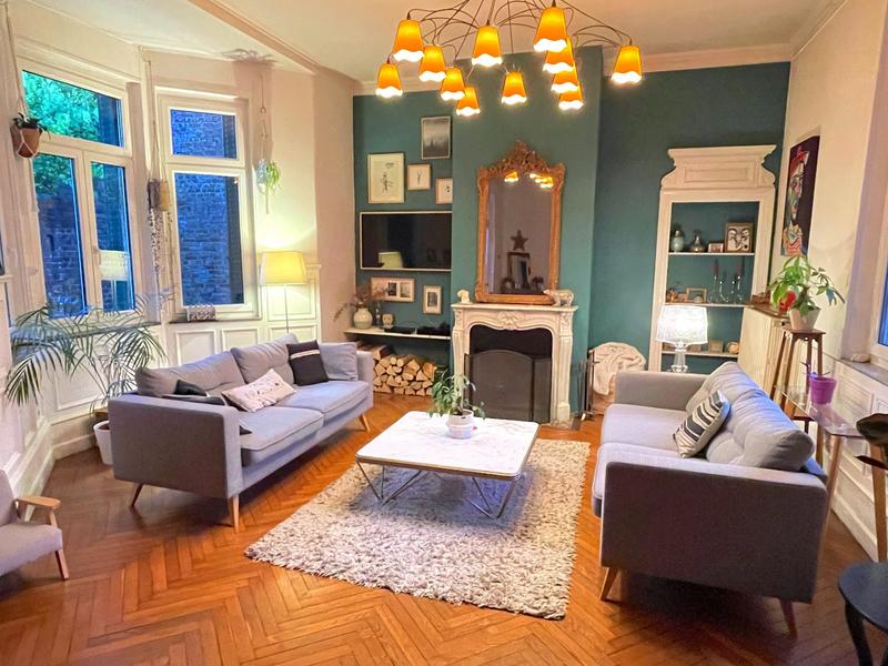 Maison - 250 m² - 7 pièces