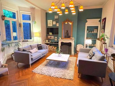 Maison - 250 m² - 7 pièces