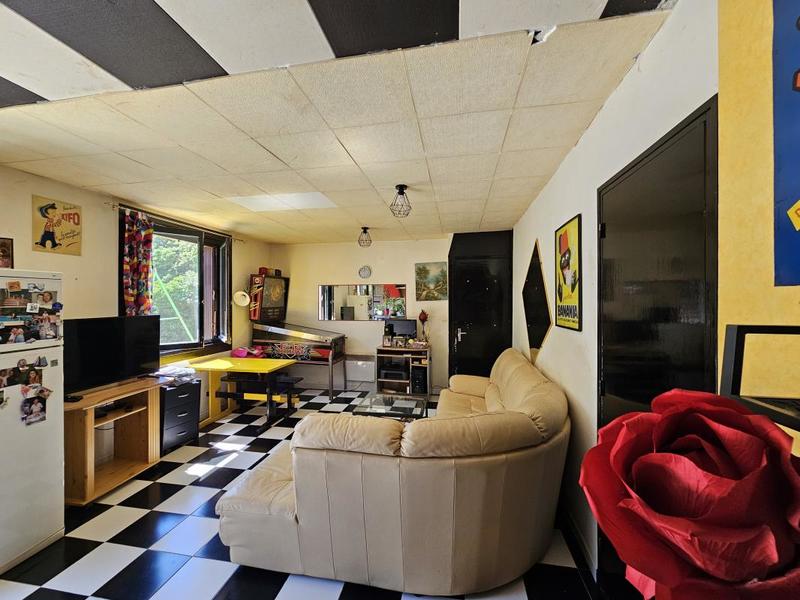 Maison - 238 m² - 9 pièces