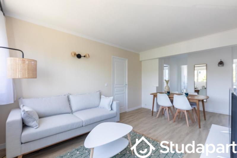 Chambre - 9 m² - 1 pièce