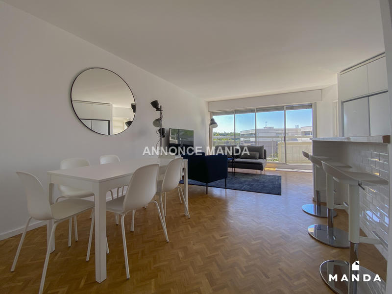 Chambre - 10 m² - 7 pièces