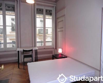 Chambre - 90 m² - 1 pièce