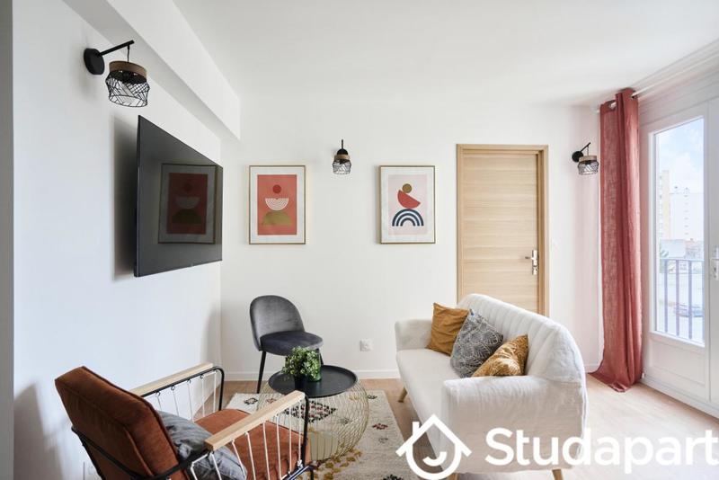 Chambre - 11 m² - 1 pièce