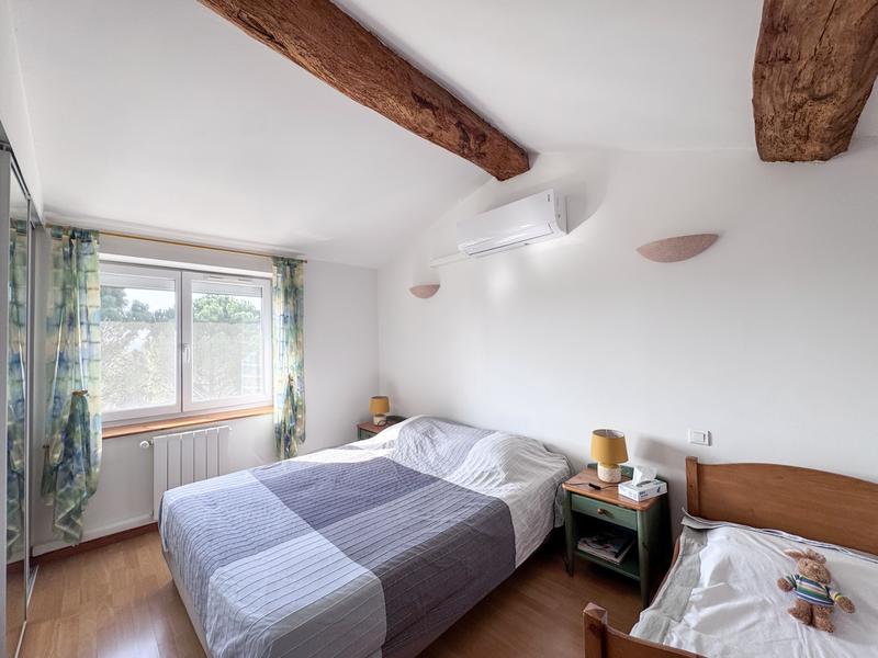 Maison - 223 m² - 8 pièces