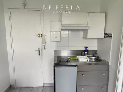 Studio - 15 m² - 1 pièce