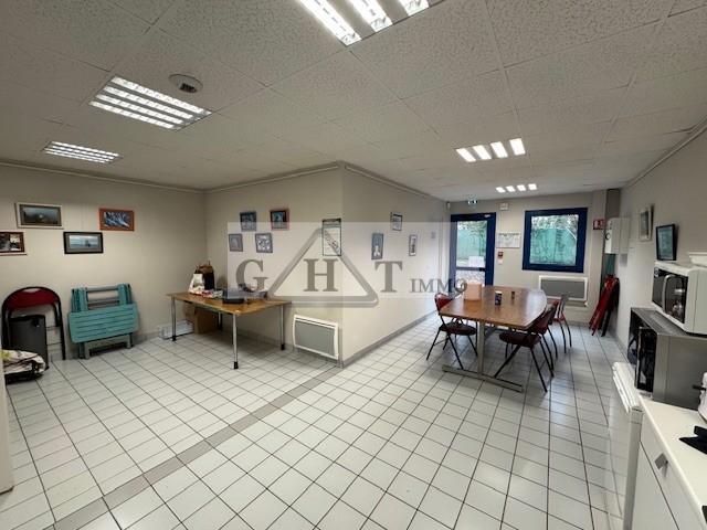 Entrepôt - 1 626 m²