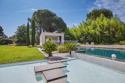 Maison contemporaine - 650 m² - 15 pièces