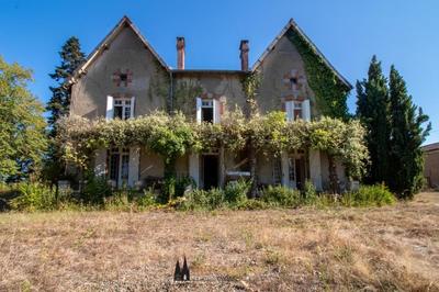 Propriété - 550 m² - 19 pièces