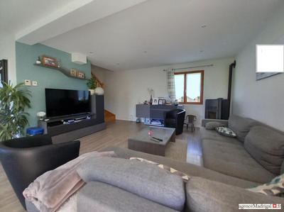 Maison traditionnelle - 135 m² - 5 pièces