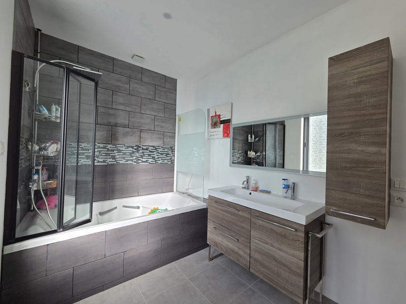 Maison - 137 m² - 5 pièces