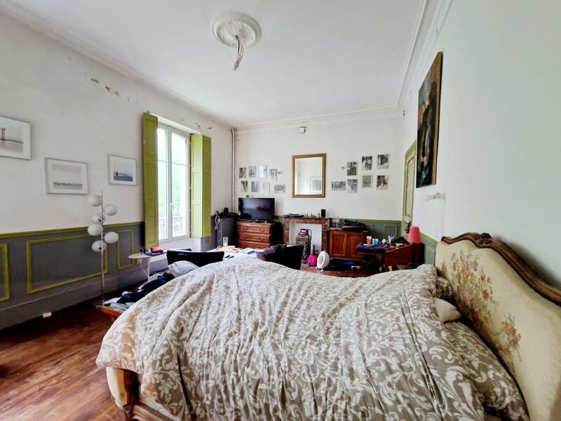 Maison - 320 m² - 12 pièces