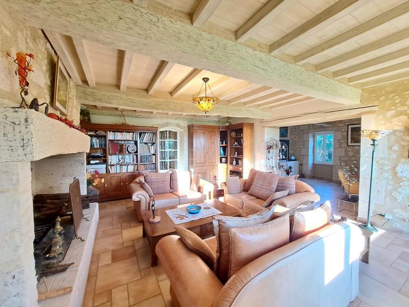 Maison - 295 m² - 7 pièces