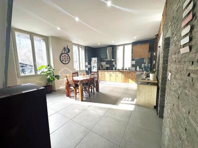 Maison - 128 m² - 5 pièces