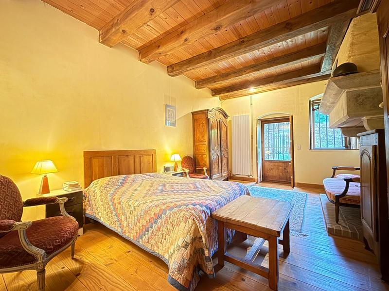 Demeure - 407 m² - 12 pièces