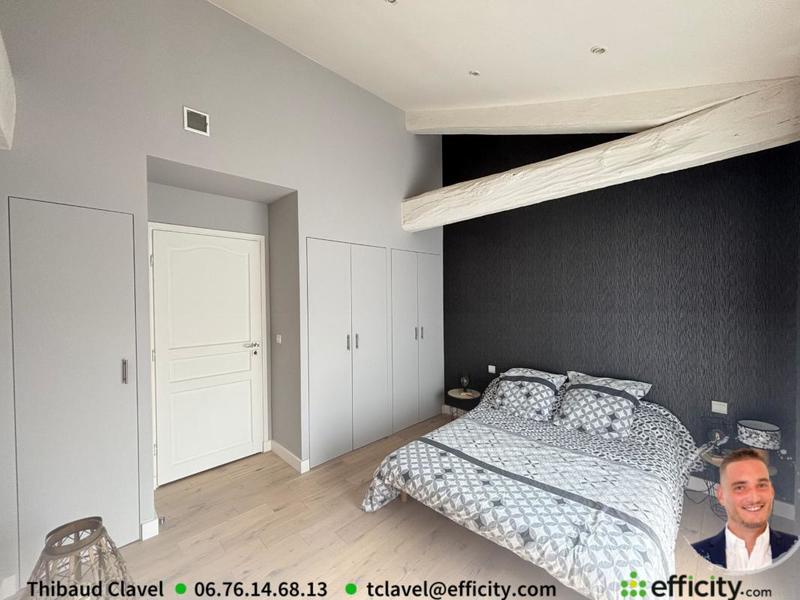 Maison - 283 m² - 10 pièces