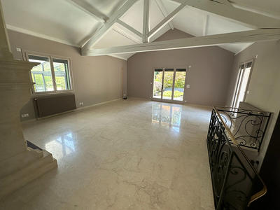Maison - 307 m² - 9 pièces