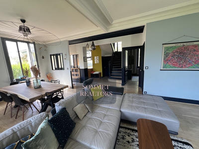 Propriété - 155 m² - 8 pièces