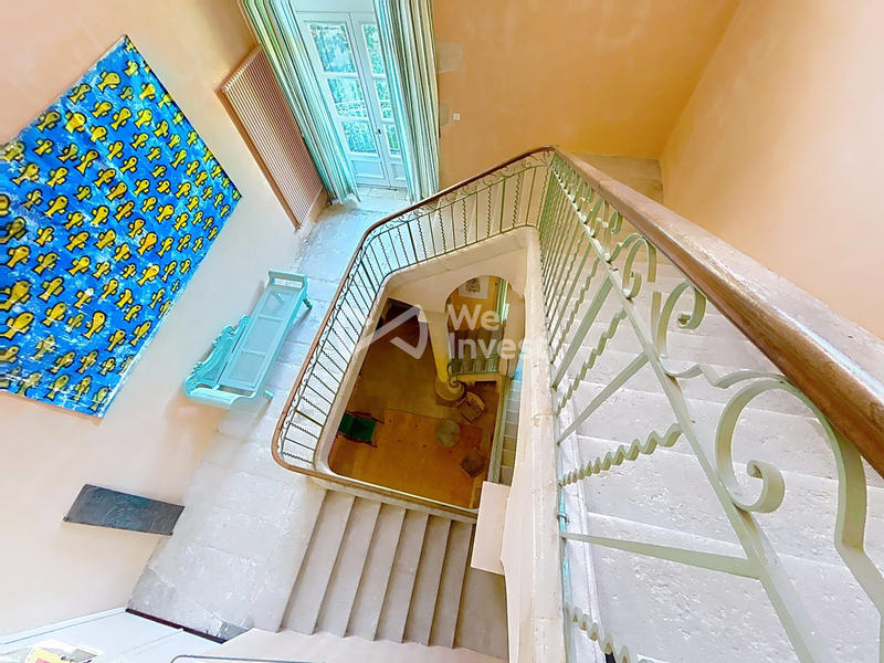 Maison - 484 m² - 16 pièces