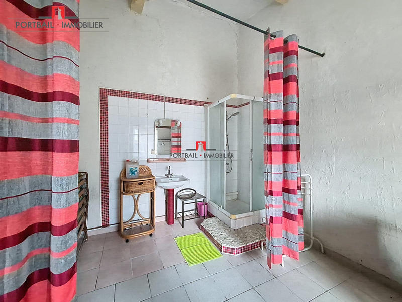 Maison - 422 m² - 8 pièces