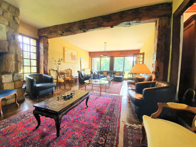 Maison - 300 m² - 11 pièces