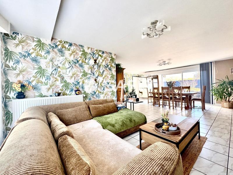 Maison - 217 m² - 8 pièces