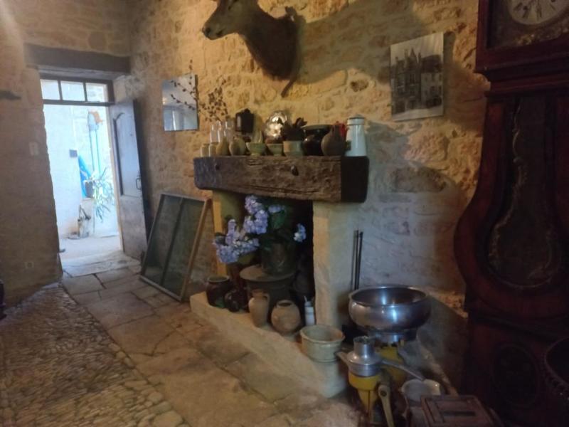 Propriété - 2 300 m² - 67 pièces