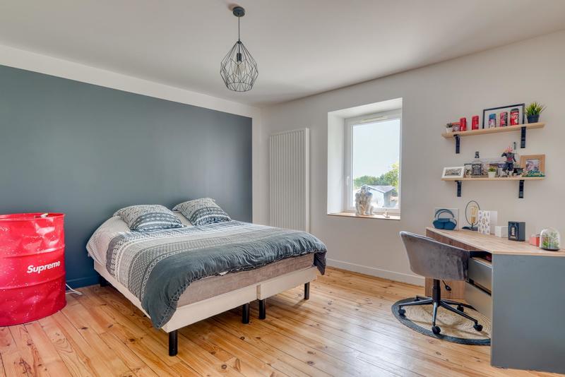 Maison - 201 m² - 7 pièces