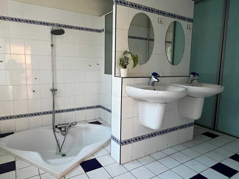 Maison en pierre - 130 m² - 4 pièces