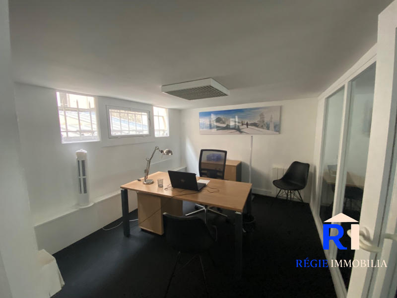 Bureau - 229 m² - 7 pièces