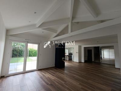 Maison - 220 m² - 9 pièces