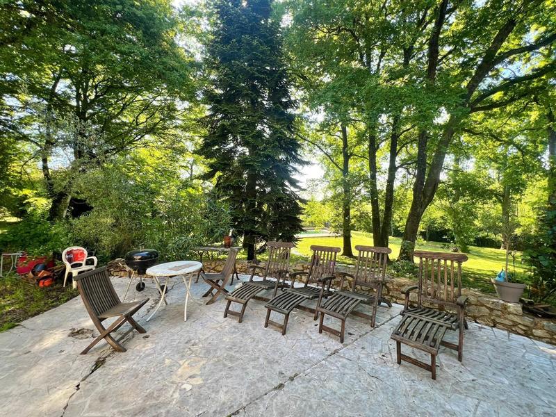 Maison - 282 m² - 9 pièces