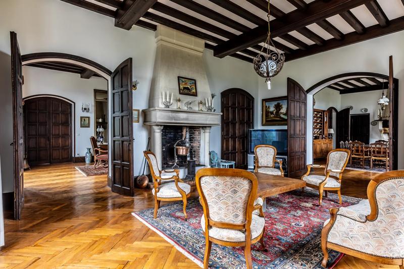 Château - 600 m² - 12 pièces