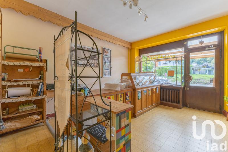 Maison - 257 m² - 8 pièces