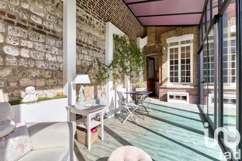 Maison - 230 m² - 8 pièces