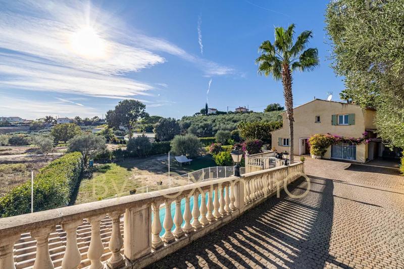 Maison - 147 m² - 6 pièces