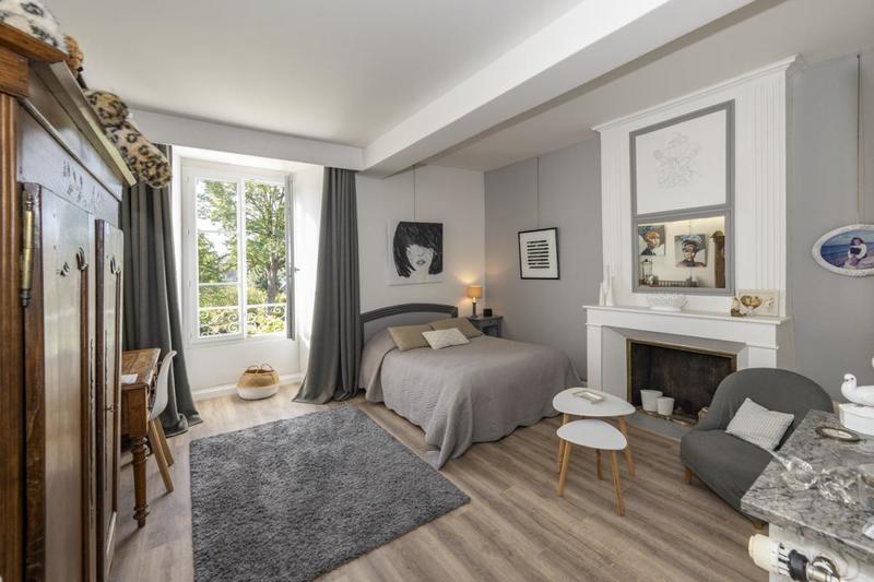 Hôtel particulier - 338 m² - 11 pièces