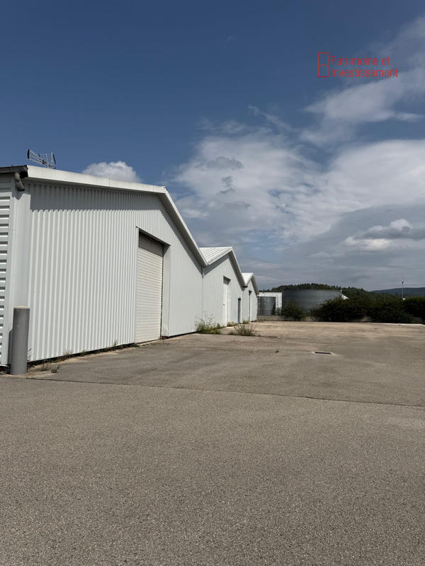 Local commercial - 2 003 m²