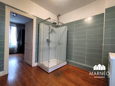 Maison - 235 m² - 9 pièces