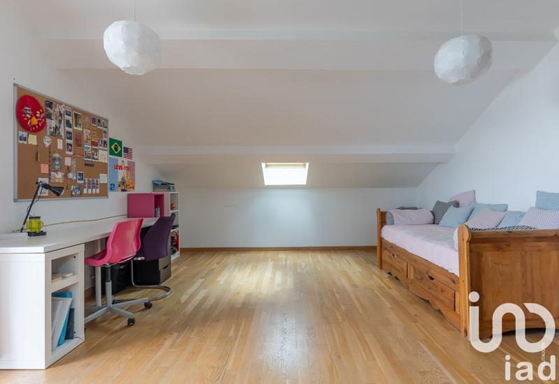 Maison - 234 m² - 7 pièces